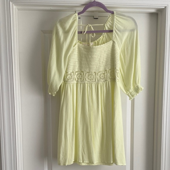 LC Lauren Conrad Tops - Lined LC Lauren Conrad Pale Yellow Peasant Tunic with Lace